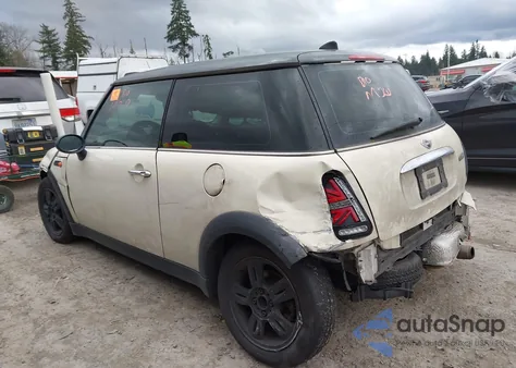 2006 Mini Cooper z USA, uszkodzony, nr VIN WMWRC33516TJ75224